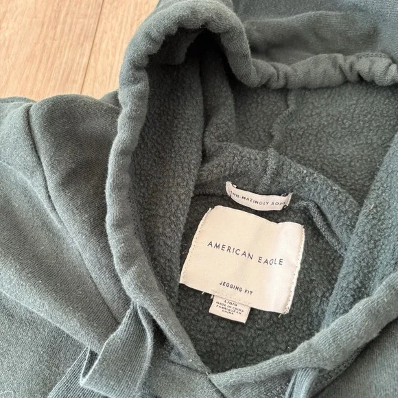 American Eagle Womens Size Large Sweatshirt Jegging Fit Green solid Ahh Mazingly - Picture 7 of 7